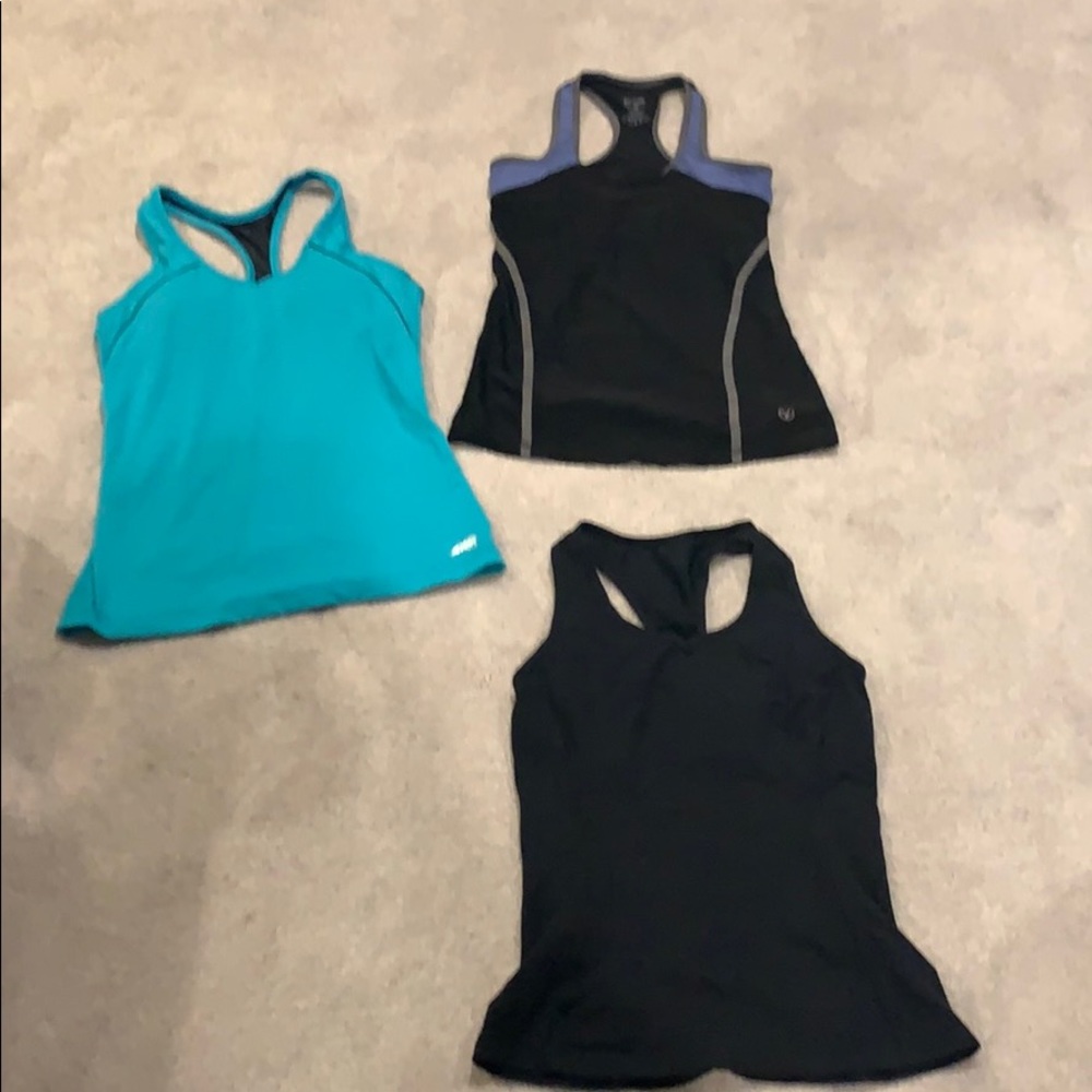 🥰3 XS active Top, Don’t miss out 👈🏿👈🏿
